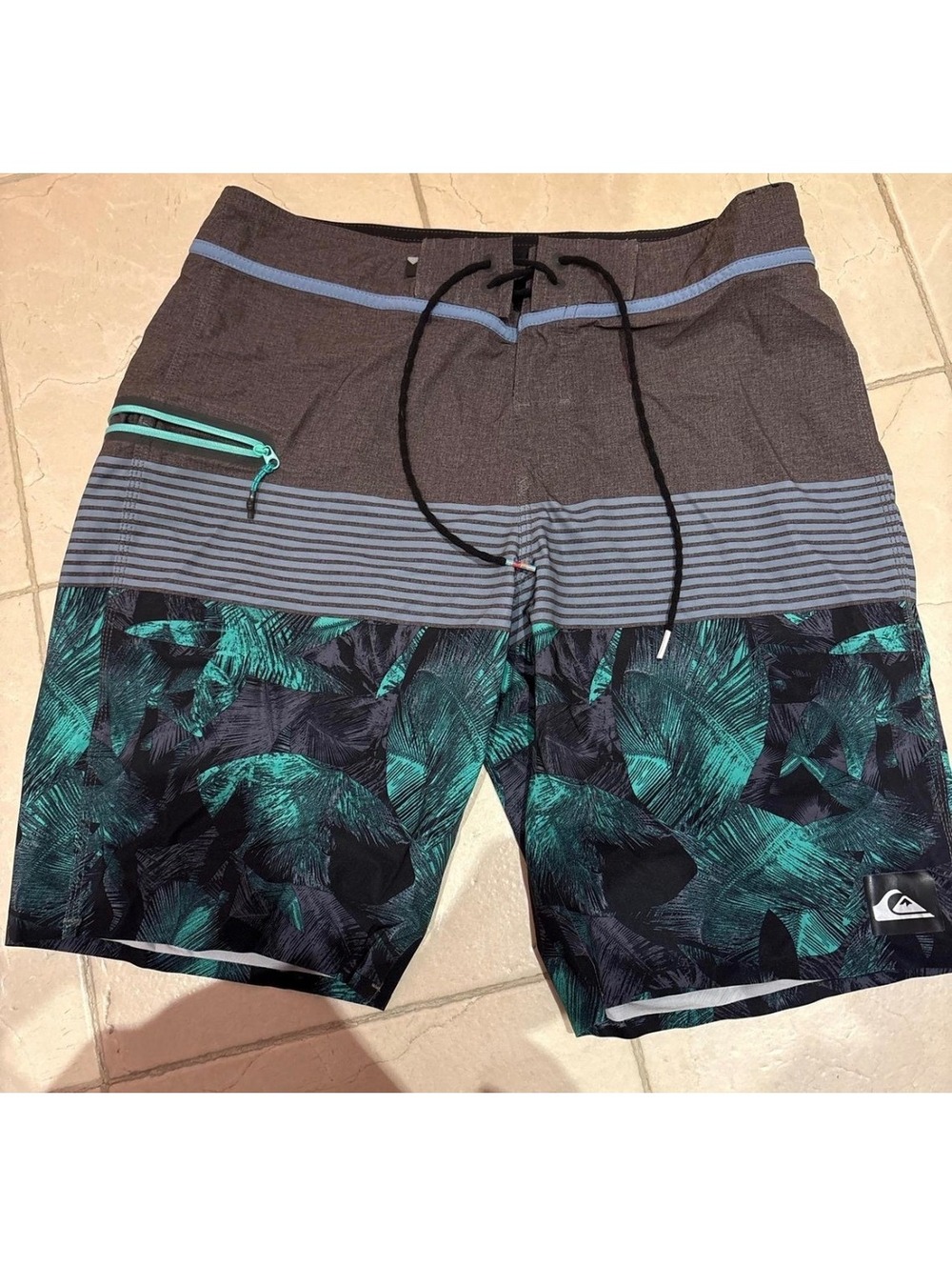 Quiksilver Men's Boardshorts Size 31 Tropical Print Swim Trunks